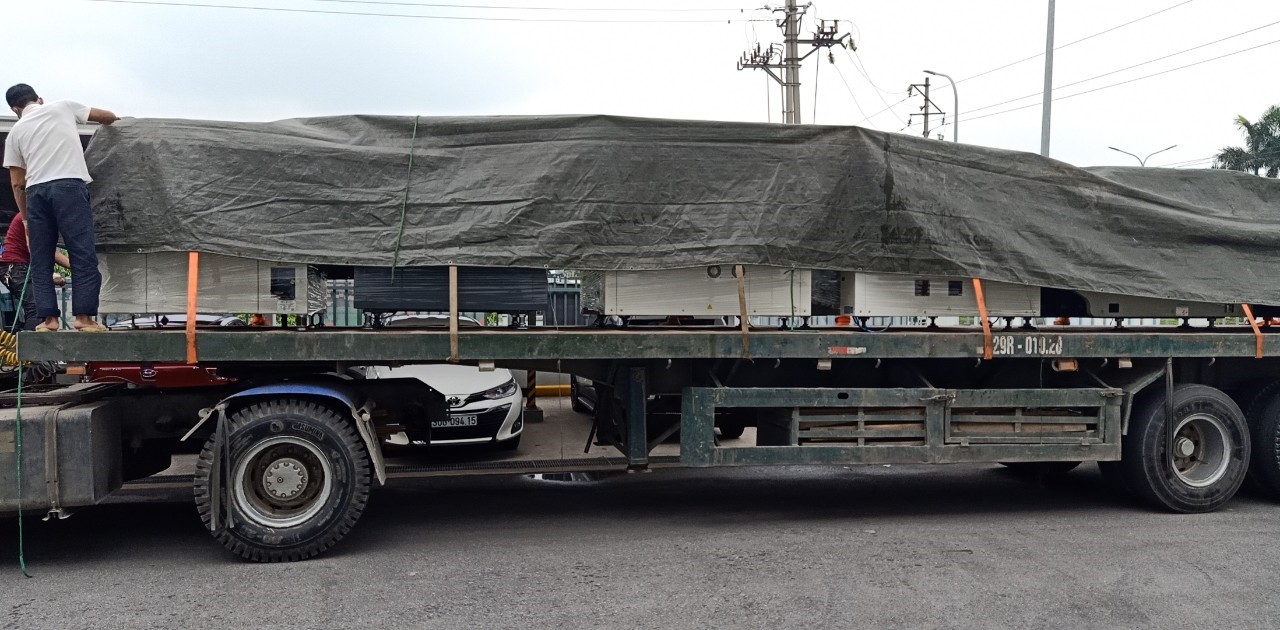 XE TẢI VẬN CHUYỂN HÀNG